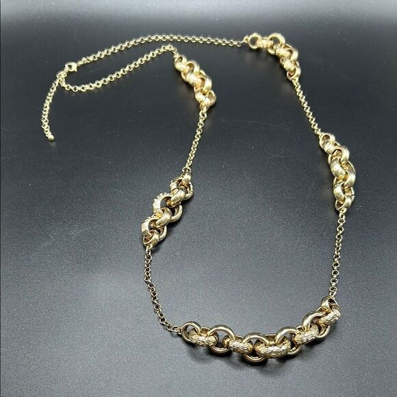 BOGO Free Jewelry...Banana Republic Textured Gold Tone Link Long Necklace - Picture 2 of 6